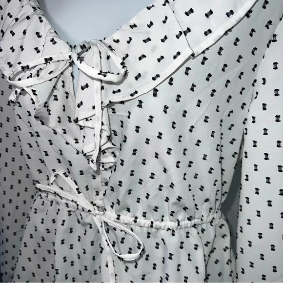 Old Navy Embroidered Long Sleeve Ruffle Collar Tie Waist Peplum Top NWOT Size S - Picture 4 of 5